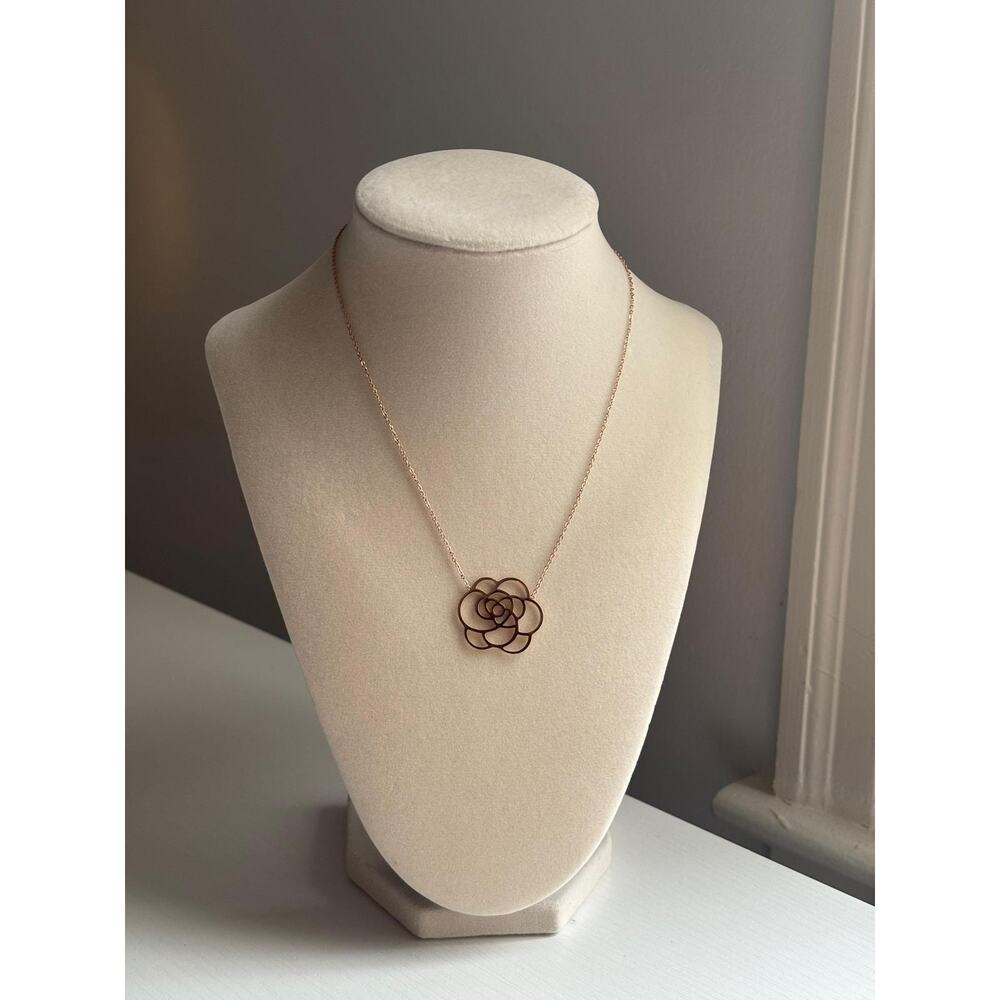 Gold Flower Necklace Rose Pendant Minimal Dainty Floral Elegant Jewelry - Picture 2 of 5